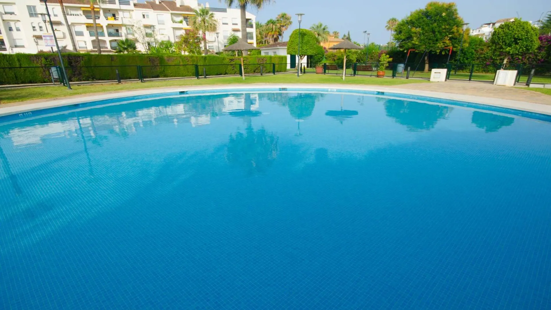 Lorcrisur Aparment - Charming Next To Puerto Banus Lägenhet Marbella