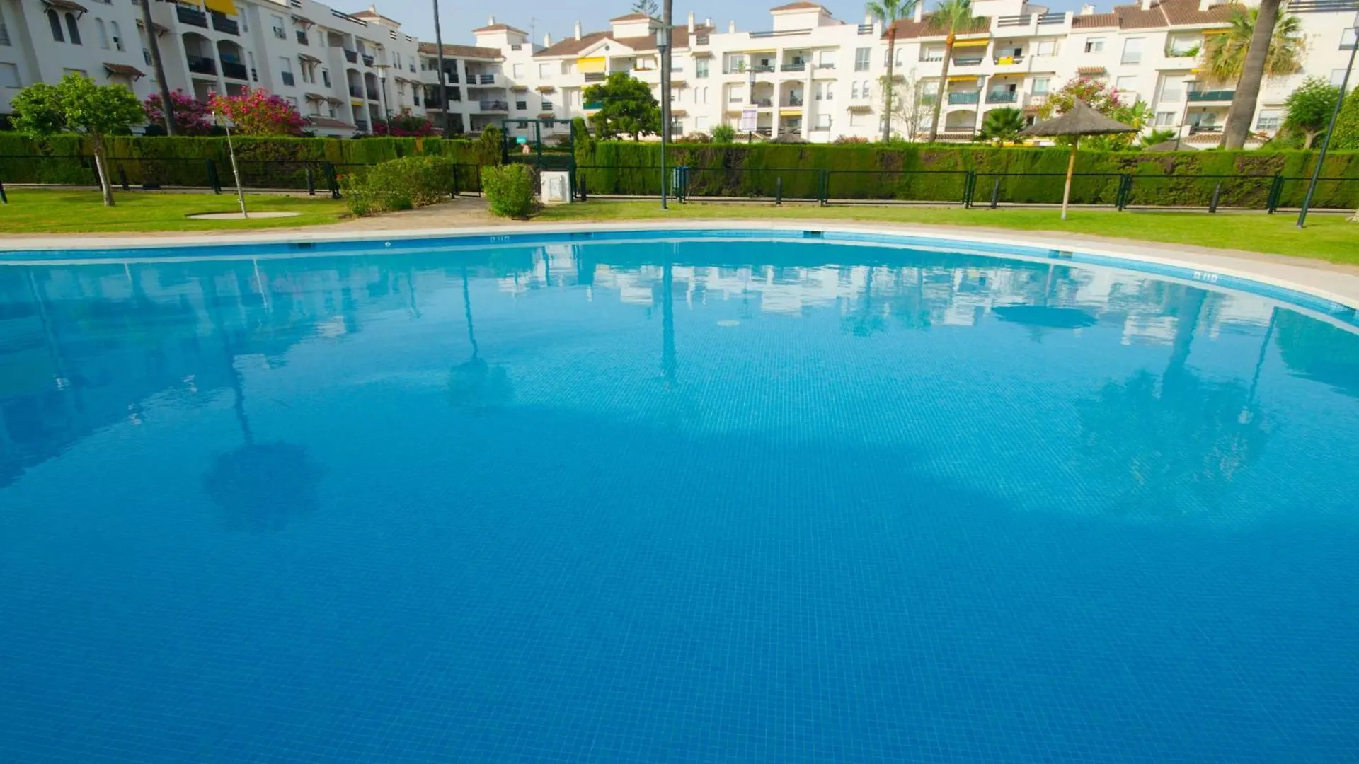 Lorcrisur Aparment - Charming Next To Puerto Banus Lägenhet Marbella Spanien
